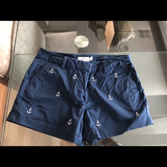 Vineyard vines anchor embroidered shorts - Picture 1 of 2